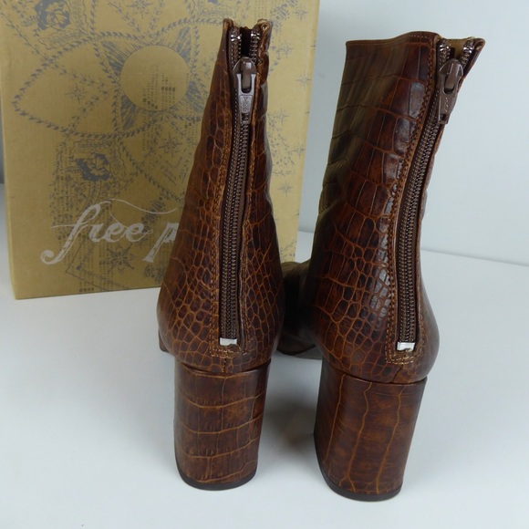 Free People Cecile Ankle Bootie Leather Croc NIB - Picture 3 of 8